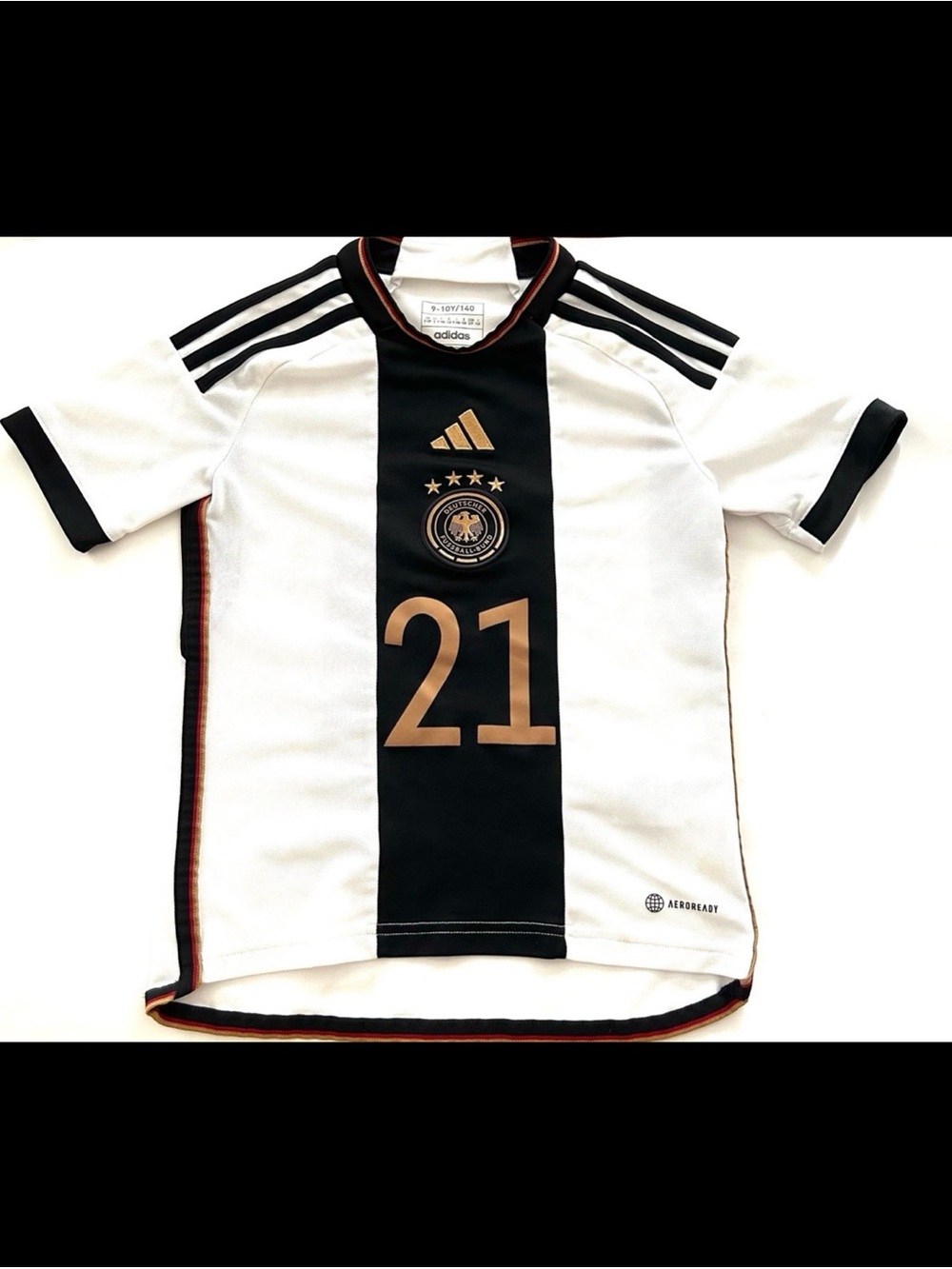 Adidas Kids Germany 2022 World Cup home jersey 
Gundogan 21 . Boy Size 9-10